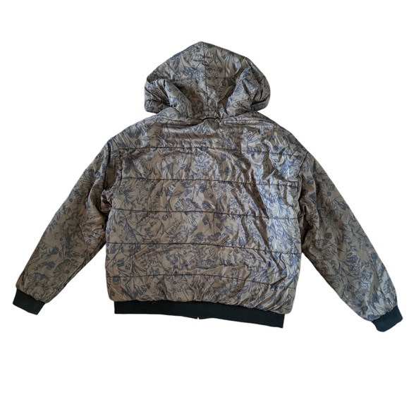 Reversible Hoodie Puffer Jacket - Picture 10 of 11